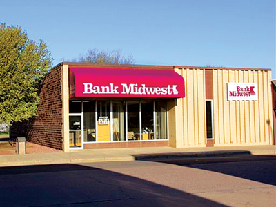 Bank Midwest Westbrook Exterior